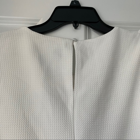 White and gold dress - Picture 6 of 9